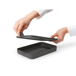 Brabantia Make & Take Lunchbox Plat Donkergrijs 12 Brabantia Make & Take Lunchbox Plat Donkergrijs -Keukenbenodigdheden Winkel 102 2704 4 1